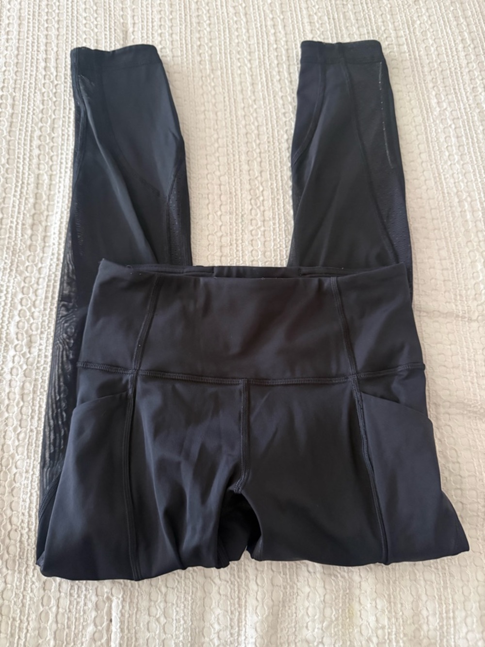 Lululemon Fast and Free High Rise Leggings with Mesh Side Pockets Size 4